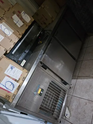 Balcão Refrigerado Kofisa com 4 portas e cuba na esquerda 220V