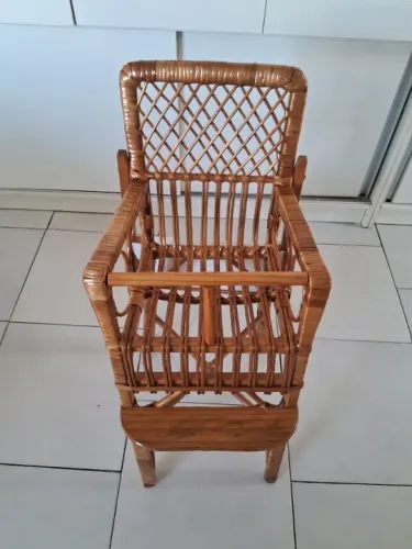 Cadeira para alimentação de bebê.