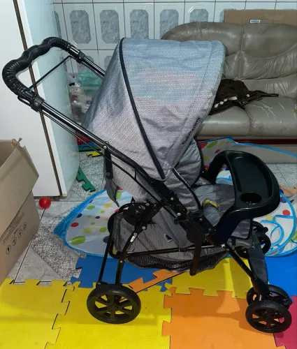 Carrinho de bebe da Galzerano cinza