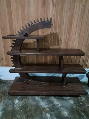 Estante de madeira