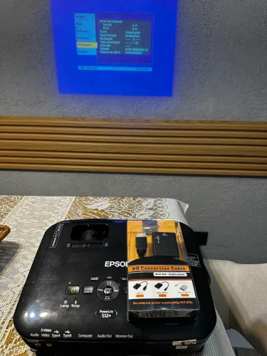 PROJETOR EPSON ALTA RESOLUÇÃO, UM CINEMA