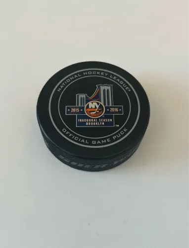 puck de hockey - new york islanders (nhl)