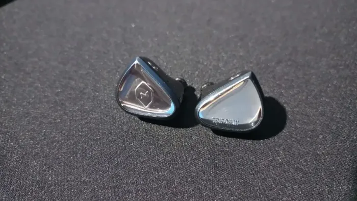 Fone Intra-auricular Tripowin Vivace x 0diBi com 1 par de ponteiras Tang Sancai L