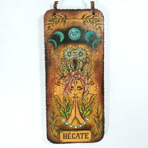 Hecate Quadro entalhado e pirografado