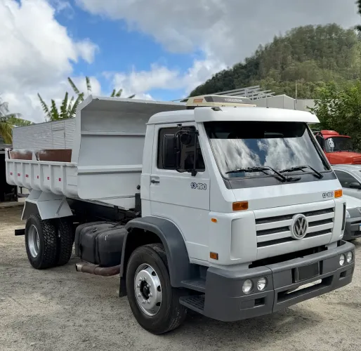 Volkswagen 13-190 Caçamba 2002