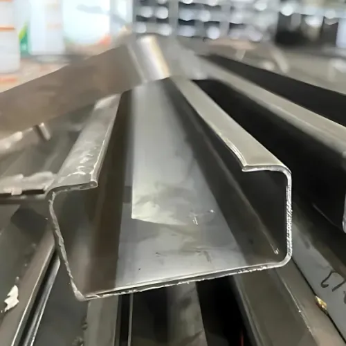 Ferragens para construção - Ferro e Aço - Metalon - U Enrijecido - Telha Metálica