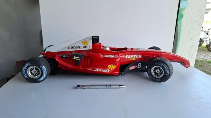 Ferrari grande 60 x 20cm no estado, sem o controle 249,00 somos loja - 2010