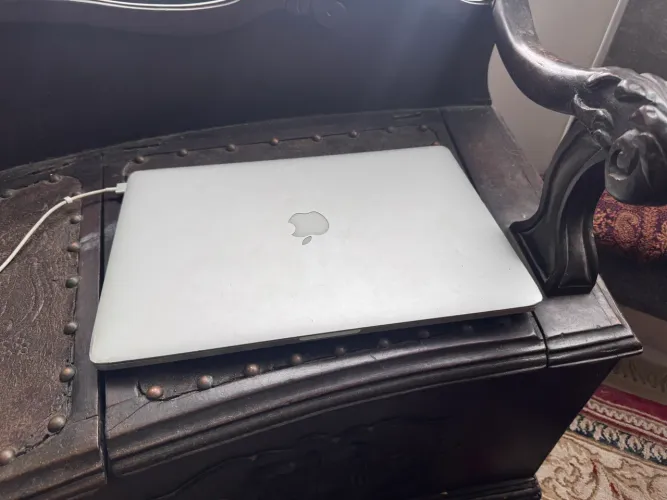 MacBook Pro 15 Retina (Mid 2015) - i7 / 16GB / 512GB - macOS Monterey - Barato