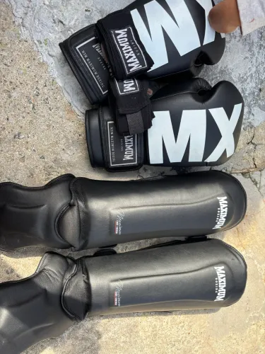 Kit Luva Boxe Maximum 12oz + Caneleira M Preço Desapego