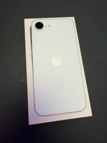 iPhone 16e 128GB Branco