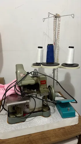 Máquina de Costura Overloque