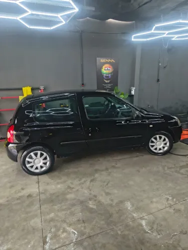 Renault Clio Hi-flex 1.0 16V 3P 2011