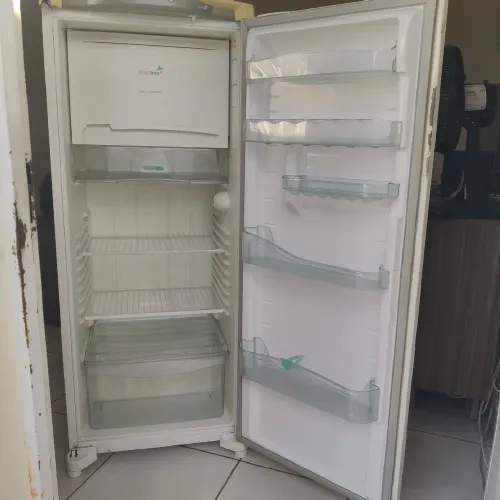 Geladeira Consul Frost free