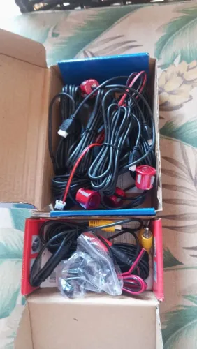 Vêndo câmera e sensor de ré.