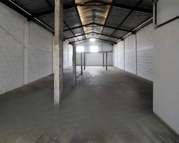 ALUGUEL: GALPÃO 550 m² SÃO FRANCISCO