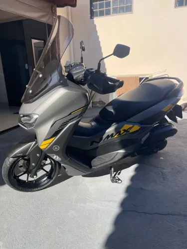 N Max 160 2023 muito nova com apenas 10800 km