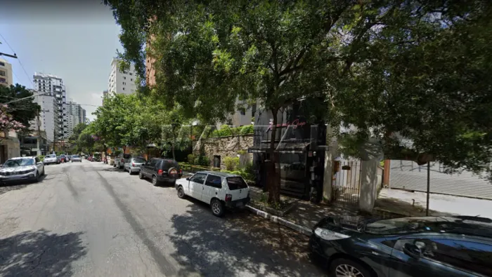 Casa com 3 Dormitórios, 1 Banheiro Terreno com 300 Metros Quadrados em Santana