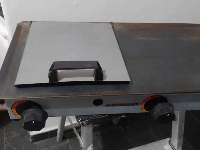 Chapa de hambúrguer nunca usada r$ 130 retirar na engenhoca
