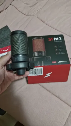 Microfone Fifine como braço articulado