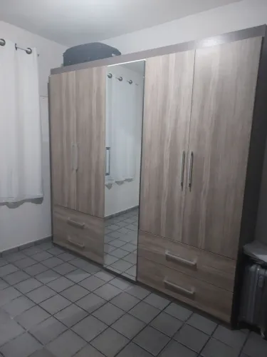 Guarda roupa 5 portas 4 gavetas 