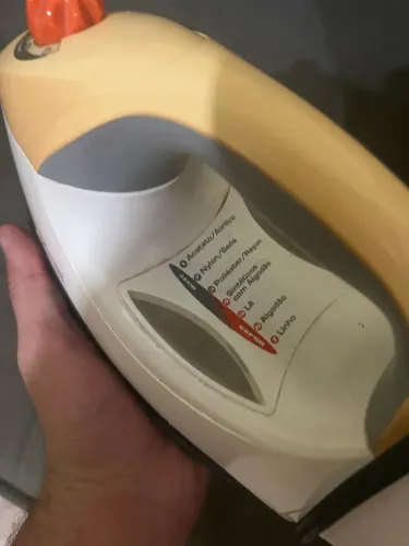 Ferro a vapor black Decker a vapor