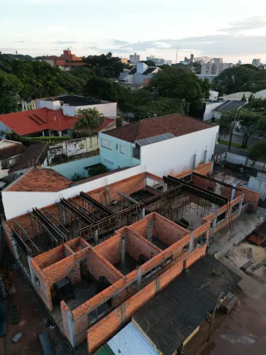 Contrata-se pedreiro e carpinteiro com experiência trabalhar na diária