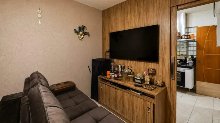 Casa á venda com 02 quartos, 01 banheiro, 01 vaga de garagem, 58m² - Bairro Fernão Dias