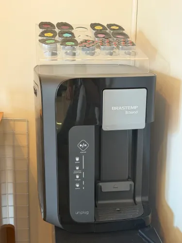 MÁQUINA DE BEBIDAS REFRIGERANTE BRASTEMP B BLEND 110V