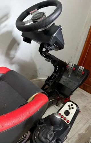 Cockpit COMPLETO da Cockpit COMPLETO Winseats WS One BlackOne Black WSOK+ Volante Logitech