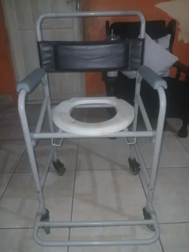 Cadeira de rodas(banho)