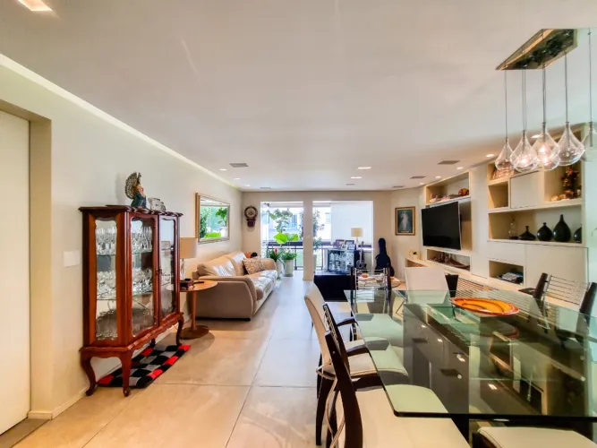 Apartamento para venda em Moema com 2 quartos, sendo 2 suítes, 98m²