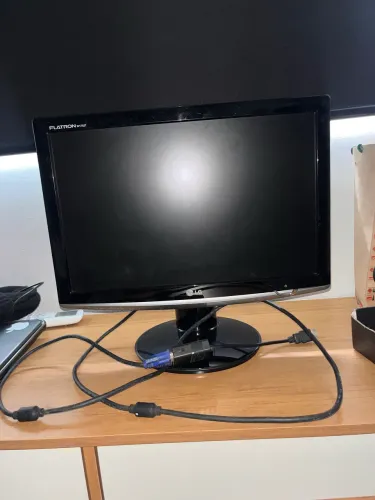 Monitor LG Flatron W1752T 17? Widescreen + Cabo VGA