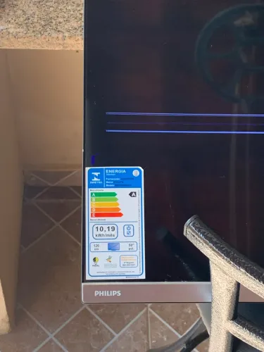 Tv Philips só para tirar peça 