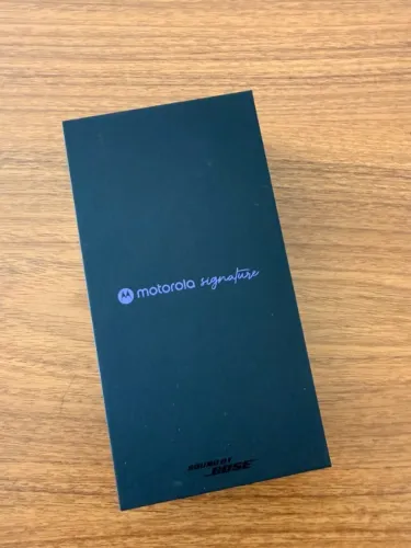Smartphone Motorola Signature 5G - 512GB 24GB (12GB RAM + 12GB RAM Boost), 3 cameras 50MP