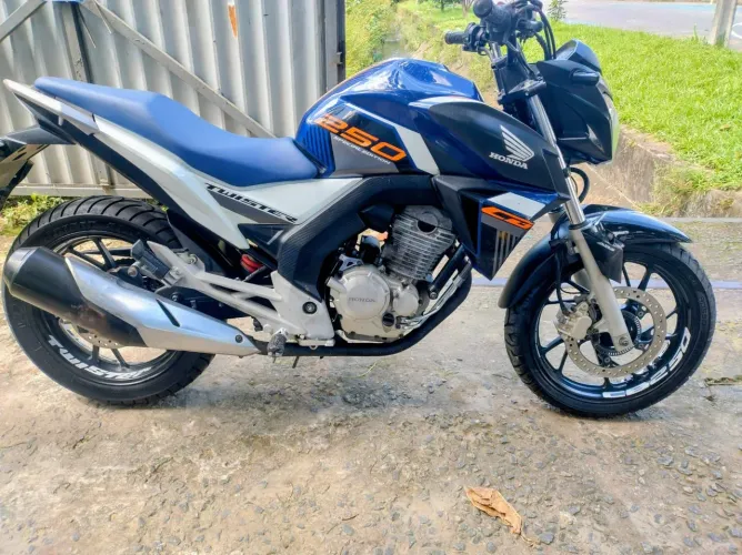 Honda CB 250 BLUE 2020