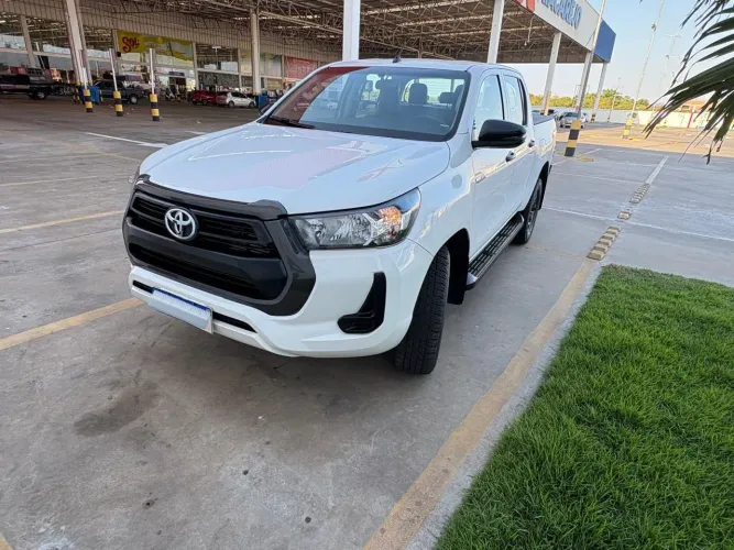 Toyota Hilux CD 4X4 2.8 Diesel Mec. 2024
