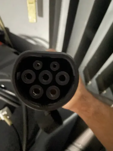 Carregador portátil para carro 220v