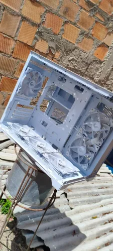 Vendo gabinete amigo arc1 M-ATX branco com 9 fans incluso brancas tbm ! 1200rpm