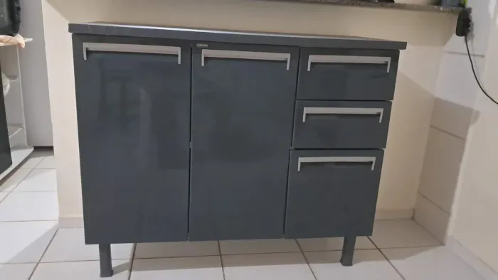 Balcão de cozinha em aço com tampo Colormaq