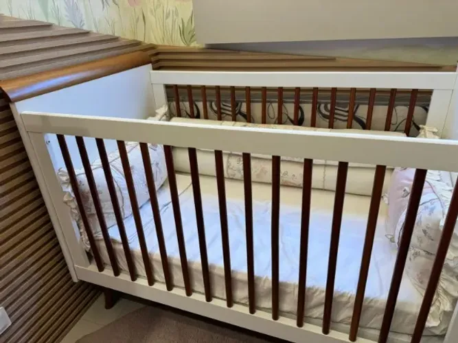 Berço Infantil Multifuncional Branco com Madeira de Lei + Colchão  R$ 600,00