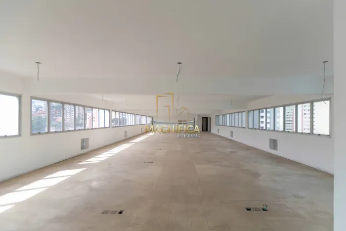 Grande oportunidade de inevestimento!Que tal montar sua empresa em um magnífico imóvel loc