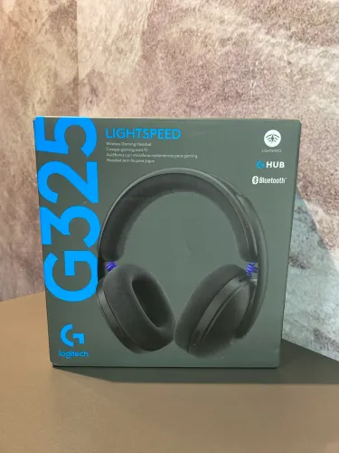 Headset Gamer Sem Fio Logitech G325 LIGHTSPEED na cor preta.