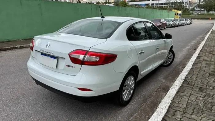 Renault Fluence Sed. Dyn. Plus 2.0 16V Flex Aut. 2016