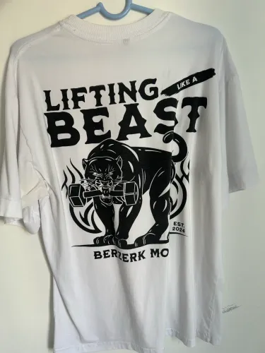 Camiseta Oversized Berzerk M ?Lifting Like a Beast?