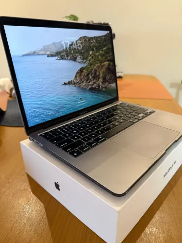 MacBook Air chip M1 13,3" 8GB de Ram - 256GB SSD -
