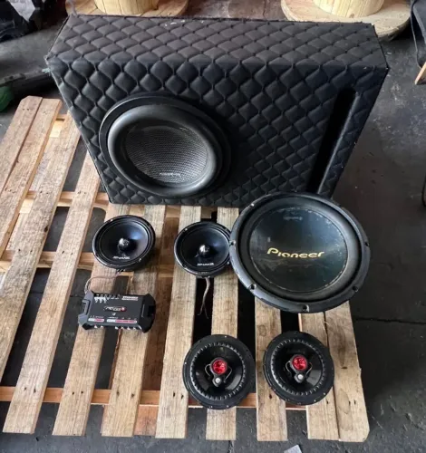 EM GOIÂNIA! SOM PARA CARRO GRAVE 900 rms