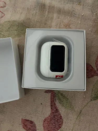 Fone de ouvido Bluetooth com tela touch