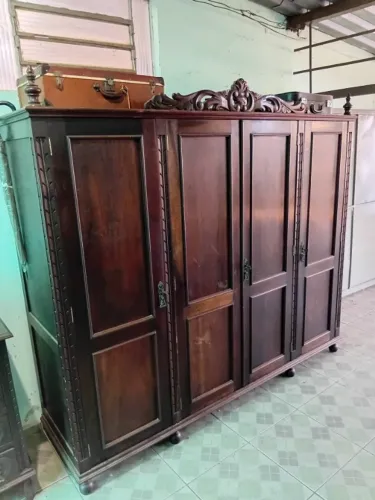 Jogo de quarto antigo 