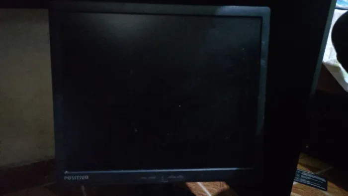 Monitor + adaptador HDMI2VGA