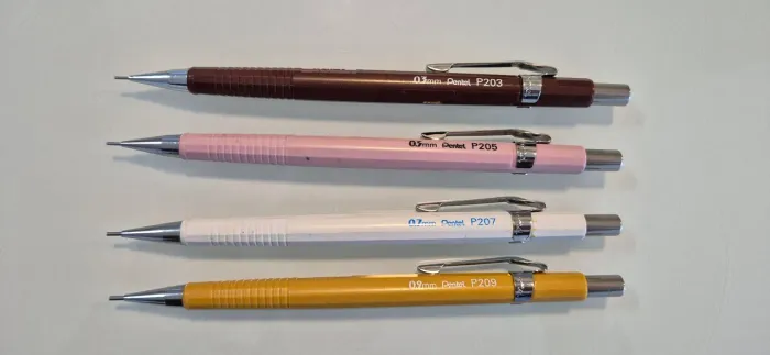 Kit com 4 lapiseiras pentel 